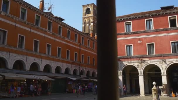 Berjalan melalui jalan-jalan Venesia — Stok Video