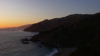 California kıyı şeridinde Big Sur