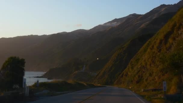 Viaggio in auto lungo la costa della California — Video Stock