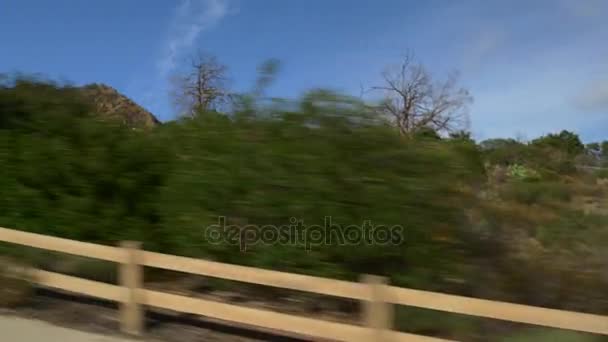 カリフォルニアの海岸線に沿って車の旅 — ストック動画