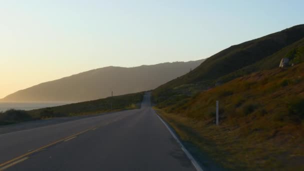Αυτοκίνητο ταξίδι κατά μήκος της ακτής Καλιφόρνιας — Αρχείο Βίντεο