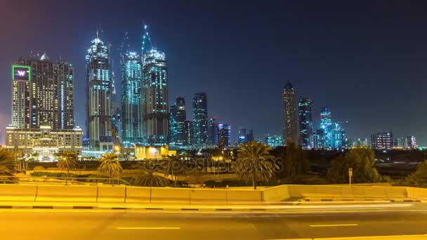 Dubai marina Bay gece trafik — Stok video