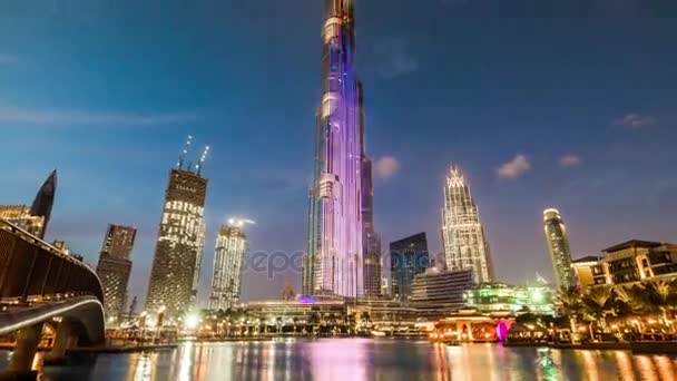 Бурдж халифа в Дубае ночью — стоковое видео