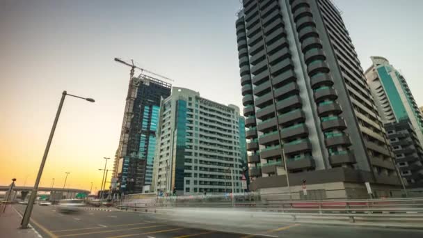 Verkeer van dubai marina bay — Stockvideo