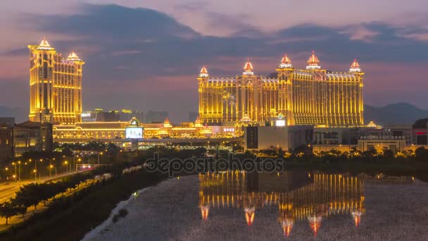 Nachtverkehr auf Macau-Taipa-Insel — Stockvideo