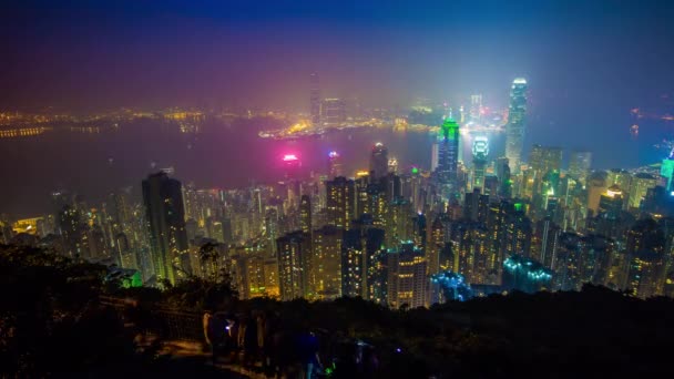 Menschen in der Nacht hong kong — Stockvideo