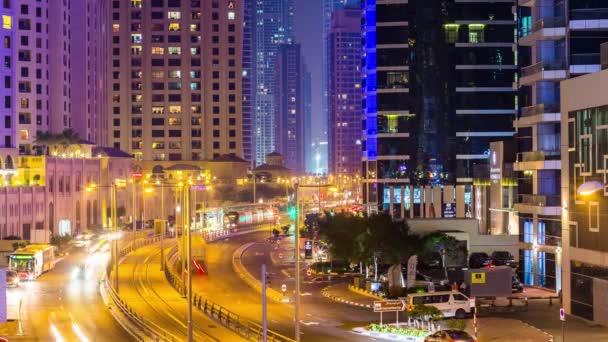 두바이 마리나 베이의 밤 교통 — 비디오