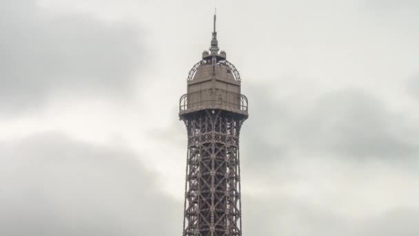 Парижская башня знаменитой гостиницы — стоковое видео