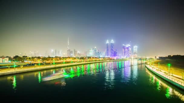 Dubai Yachthafen Gebäude Nacht-Panorama — Stockvideo