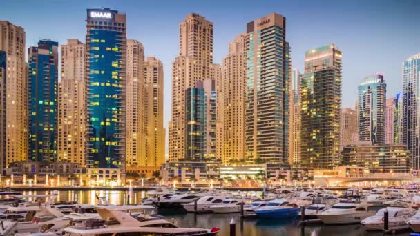 Dubai marina budov noční panorama — Stock video