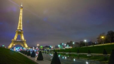 Paris 'teki Eyfel Kulesi