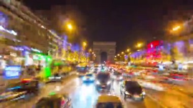 Paris gece trafik