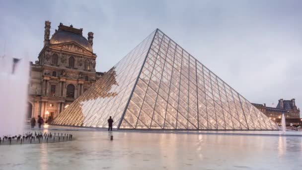 Museu do Louvre em Paris — Vídeo de Stock