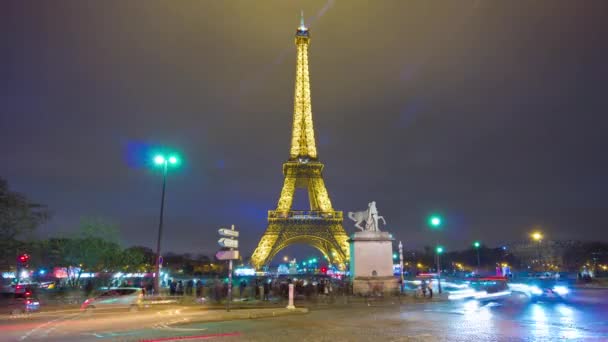 Torre Eiffel à noite — Vídeo de Stock