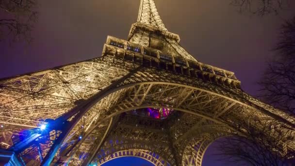 밤에 아름 다운 에펠 탑 — 비디오