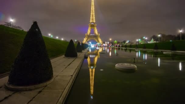 Torre Eiffel à noite — Vídeo de Stock