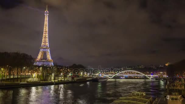 Torre Eiffel à noite — Vídeo de Stock