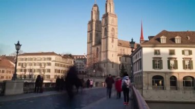 Zürih'te sokak trafik 