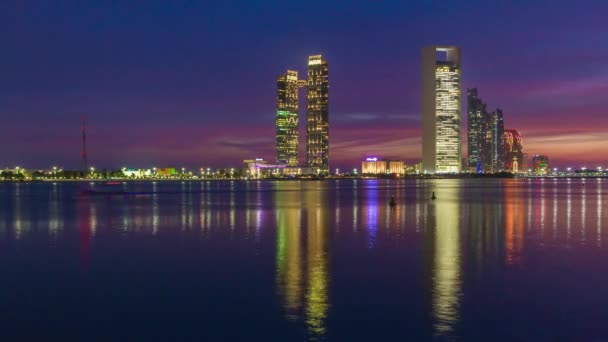 Vista panorámica de la ciudad de Abu Dhabi — Vídeos de Stock