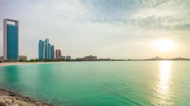 Panoramiczny widok na Abu Dhabi — Wideo stockowe