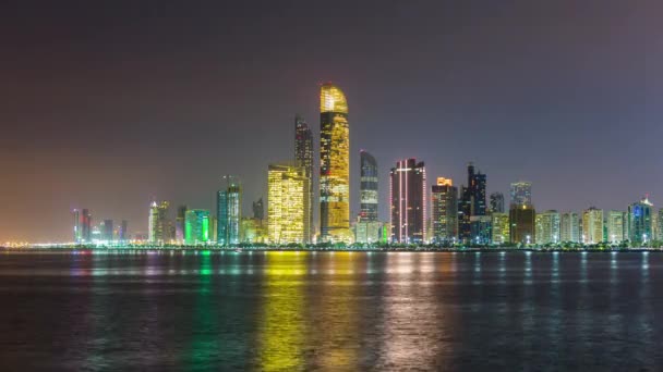 Vista panorámica de la ciudad de Abu Dhabi — Vídeos de Stock