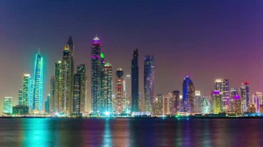 Dubai Yat Limanı binalar panorama