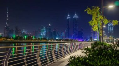 Dubai Yat Limanı gece panorama