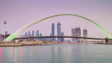 ünlü dubai Kanal Köprüsü