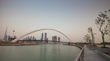 ünlü dubai Kanal Köprüsü