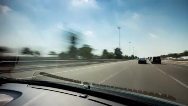 두바이 마리나 베이의 교통 — 비디오