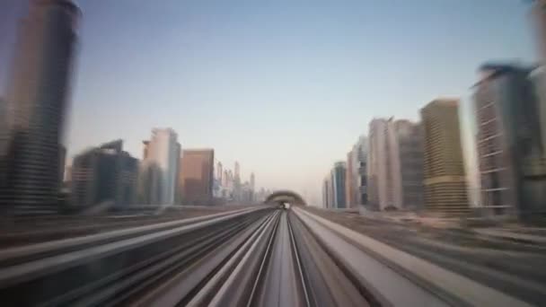 Dubai metro magas vonattal — Stock videók
