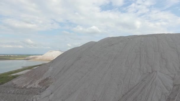 Fábrica de montanha de sal panorama aéreo — Vídeo de Stock