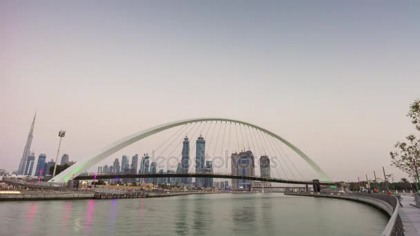 Famoso ponte sul canale di Dubai — Video Stock