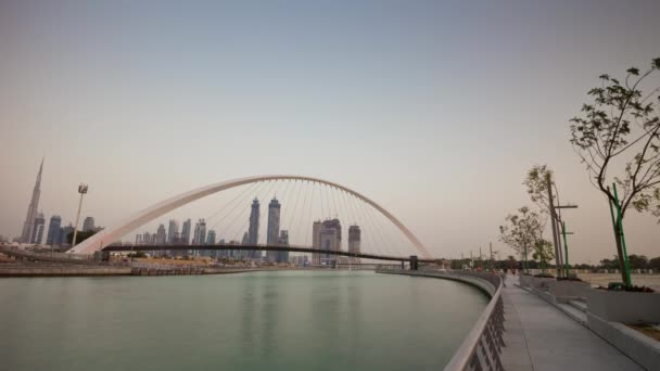 Famoso ponte sul canale di Dubai — Video Stock