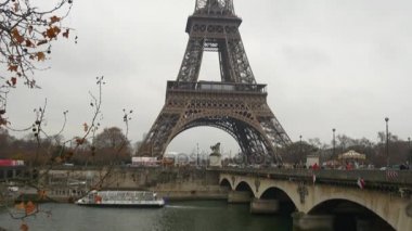 Gündüz, Eyfel Kulesi