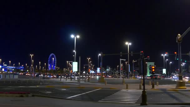 Night traffic on street of Abu Dhabi — Stock Video