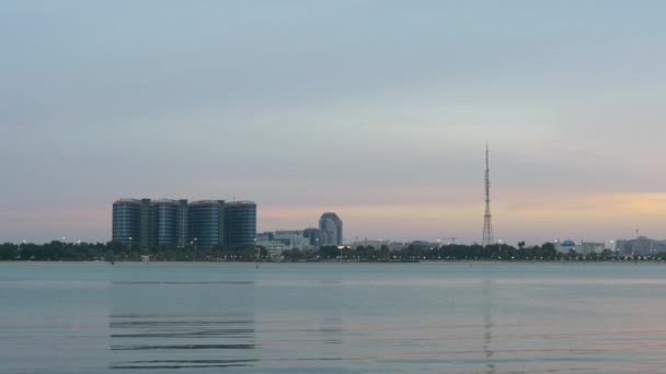 Vue panoramique sur la ville d'Abu Dhabi — Video