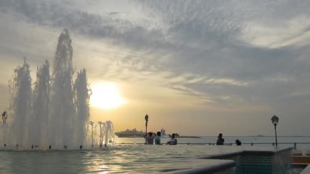 Abu dhabi panorama bay fontanna — Wideo stockowe