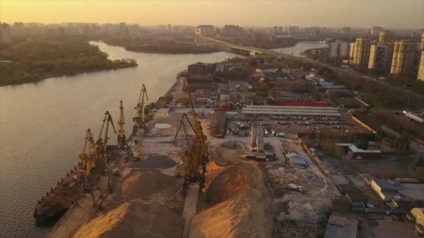 Moscou industriel baie de rivière panorama — Video