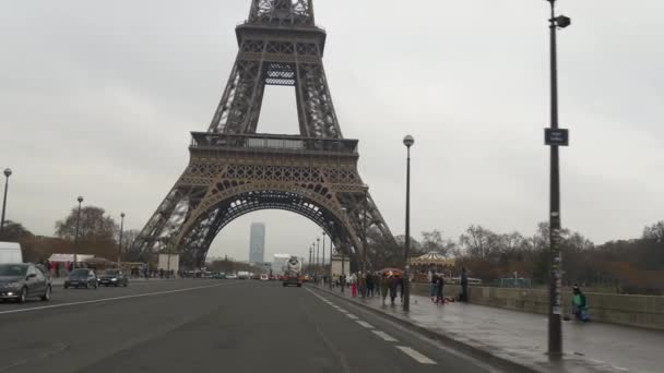 Torre Eiffel di giorno — Video Stock