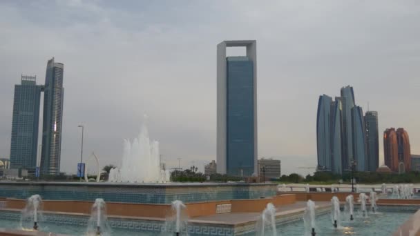 Абу-Дабі Панорама бухти фонтан — стокове відео