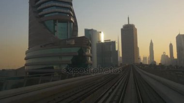  Dubai metro tren yüksek yolculuğu