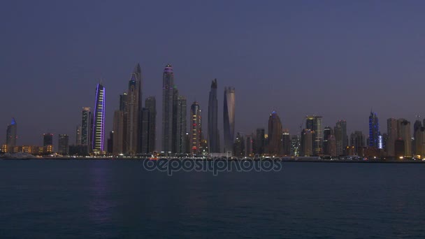 Dubai marina edifícios panorama — Vídeo de Stock