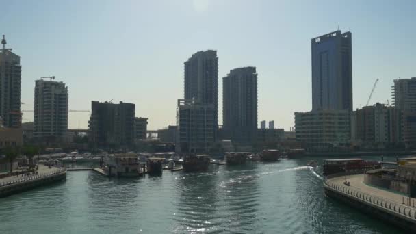 Dubai marina edifícios panorama — Vídeo de Stock