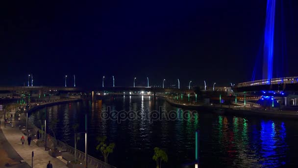 Διάσημη γέφυρα στο κανάλι του Ντουμπάι — Αρχείο Βίντεο