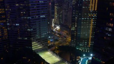 Geceleri aydınlatılan Hong Kong şehir