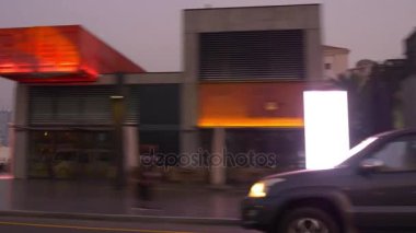 Geceleri aydınlatılan Dubai şehir