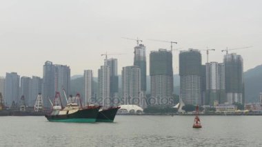 su, Macau yakınındaki binalar