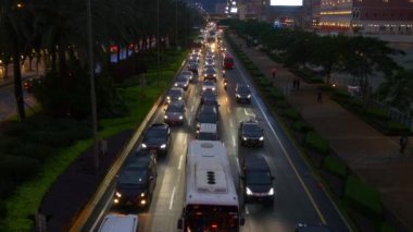 Geceleri aydınlatılan Macau şehir