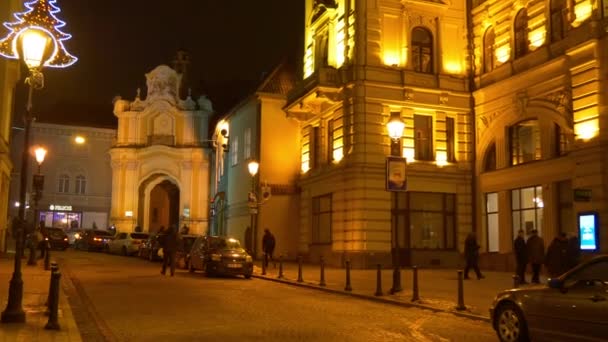Vilnius illuminato nella decorazione natalizia — Video Stock